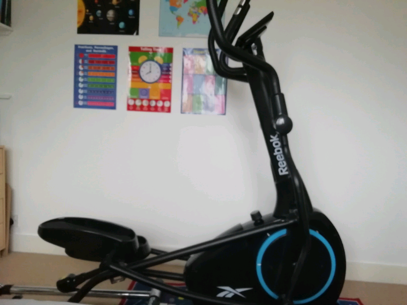 reebok zr10 elliptical cross trainer